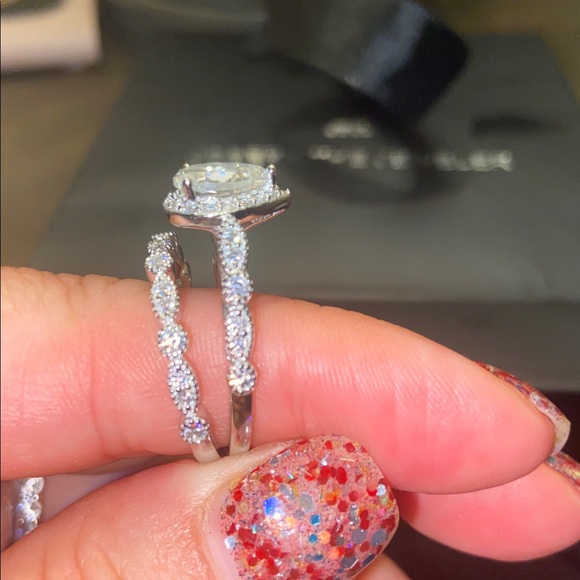 925 Silver & Moissanite Stones 2.9 CT Engagement Set - Picture 6 of 8